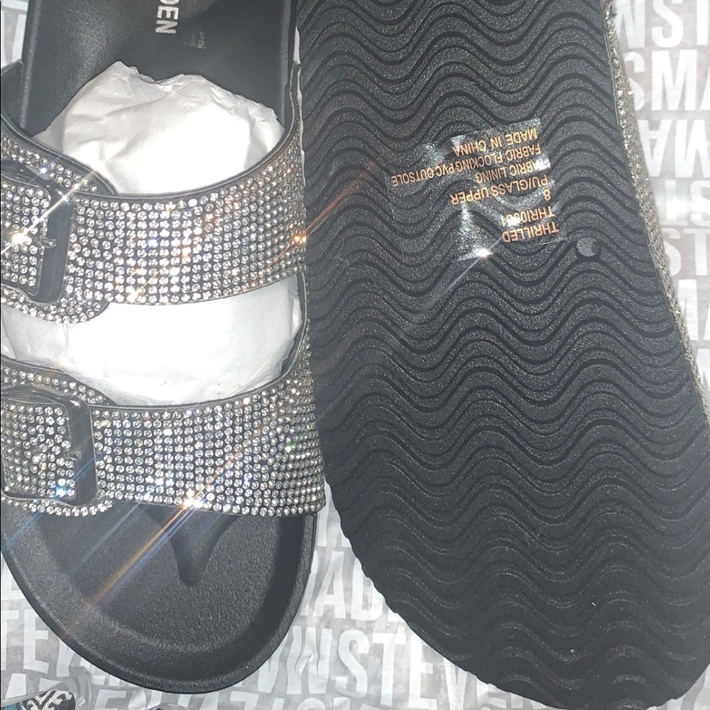 NWT Thrilled Rhinestones Steve Madden sandals